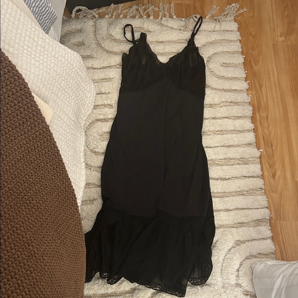 Elegant Black Lace Nightgown